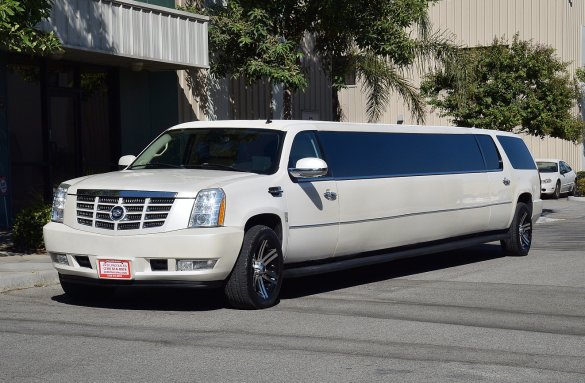 2007 Cadillac Escalade SUV Stretch for Sale in Fontana, CA - Photo 3