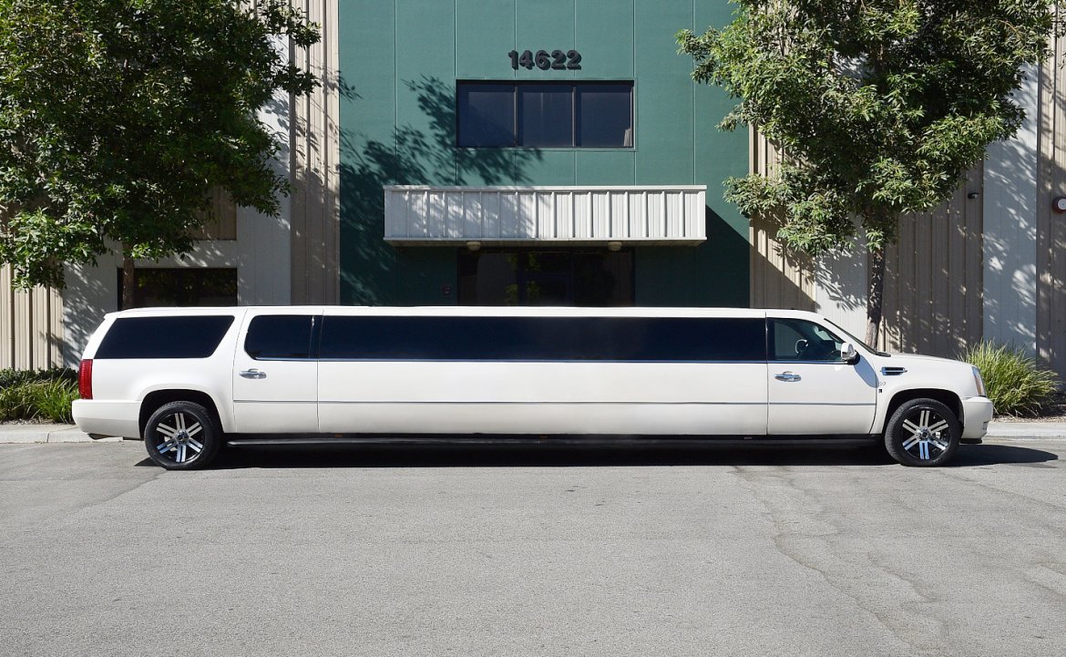 SUV Stretch for Sale in Fontana, CA - Photo 8