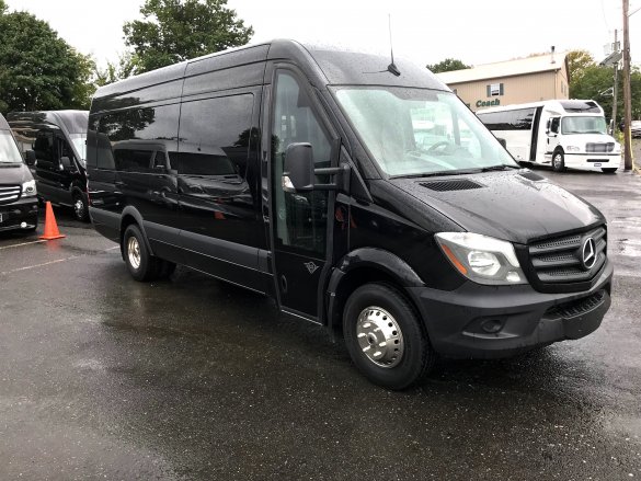 2018 Mercedes-Benz 3500 Sprinter for Sale in Oaklyn, NJ - Photo 3