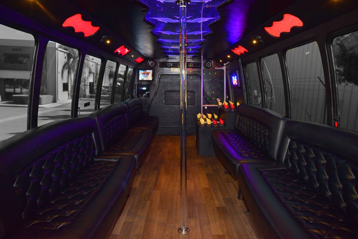 Limo Bus for Sale in Fontana, CA - Photo 11