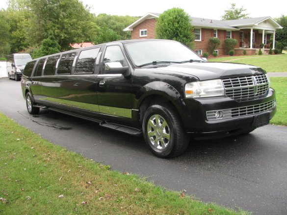 2007 Lincoln Navigator L SUV Stretch for Sale in Nashville, TN - Photo 2
