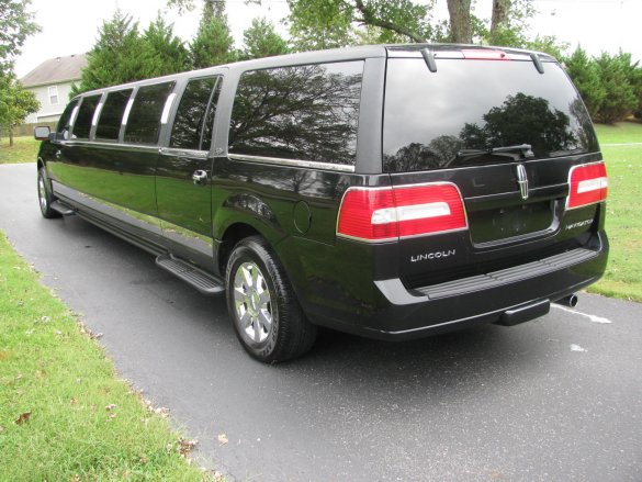 2007 Lincoln Navigator L SUV Stretch for Sale in Nashville, TN - Photo 3