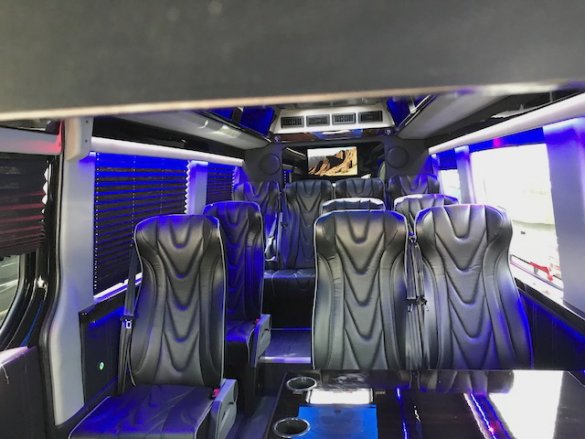 2018 Mercedes-Benz 3500 Sprinter for Sale in Oaklyn, NJ - Photo 3