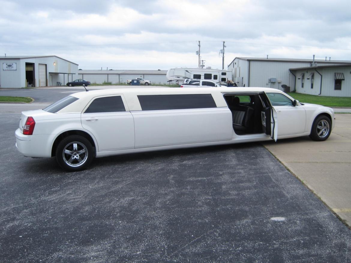 Limousine for sale: 2008 Chrysler 300 140&quot; by LCW