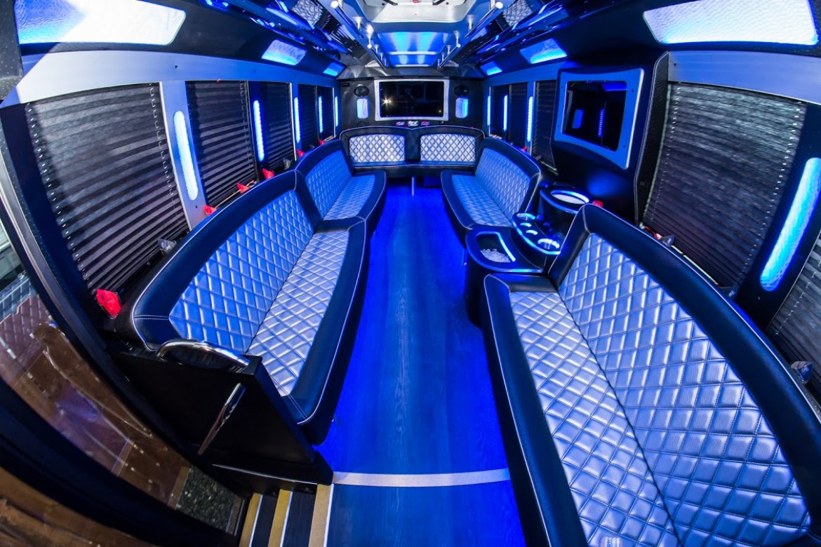 Limo Bus for Sale in Moro Bay, CA - Photo 7