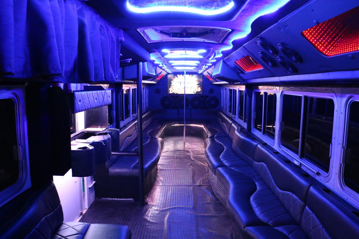 Limo Bus for Sale in Oxford, MS - Photo 4
