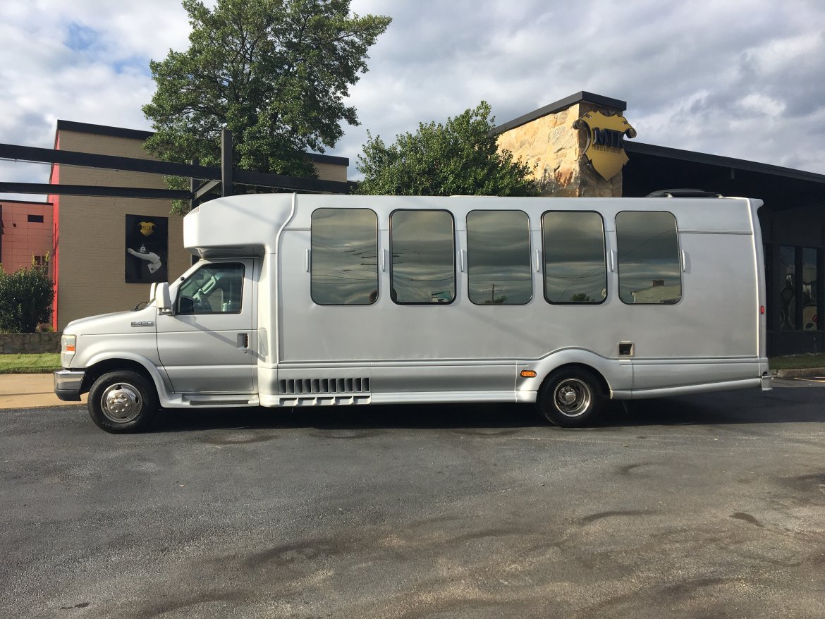 Limo Bus for Sale in Richmond, VA - Photo 5