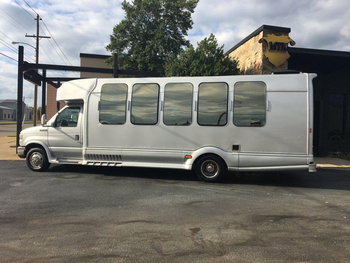Limo Bus for Sale in Richmond, VA - Photo 10