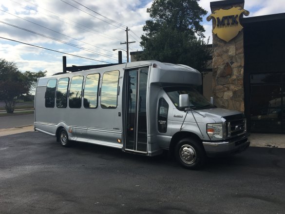 2008 Ford E450 Limo Bus for Sale in Richmond, VA - Photo 2