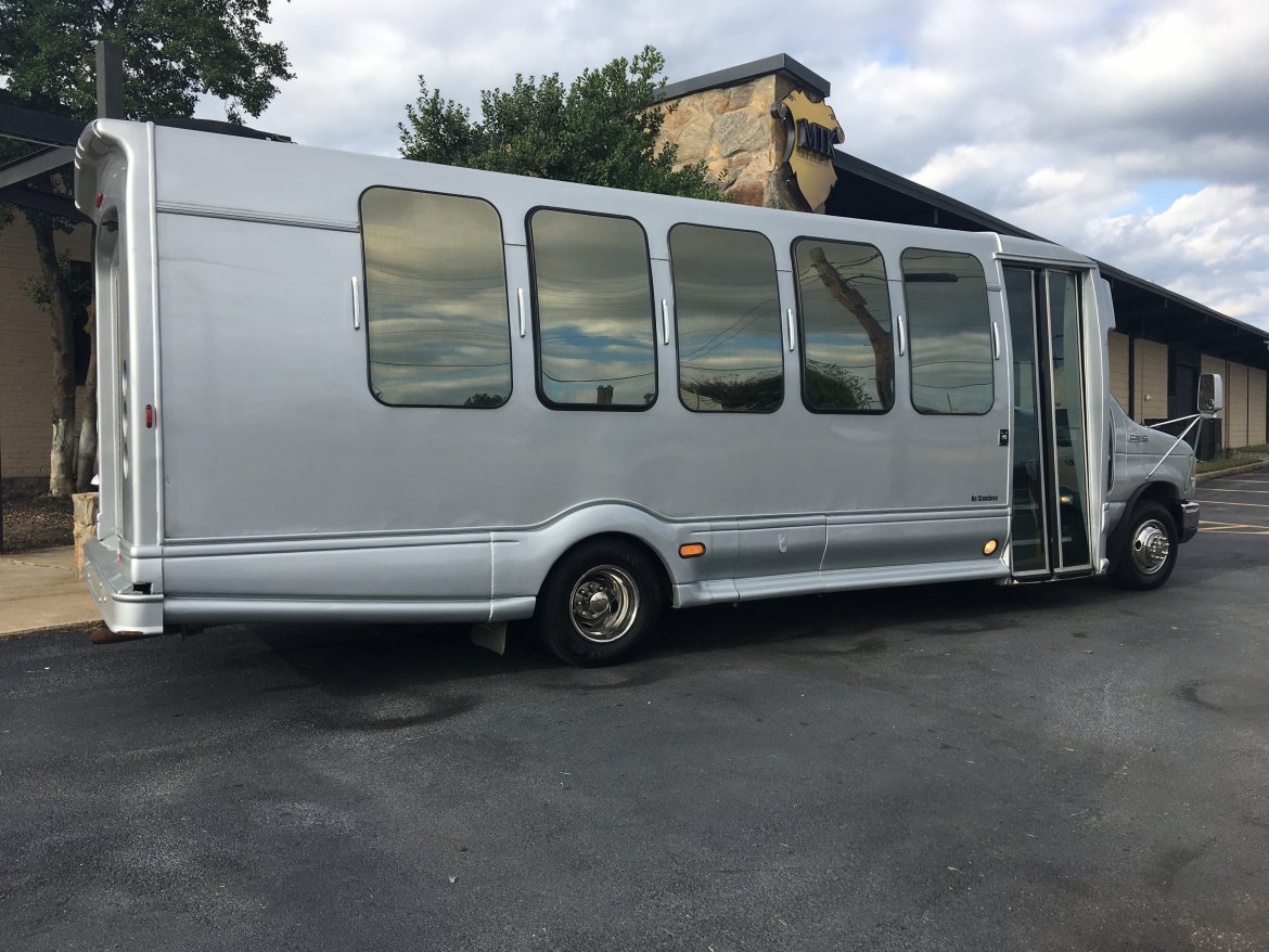 Limo Bus for Sale in Richmond, VA - Photo 7