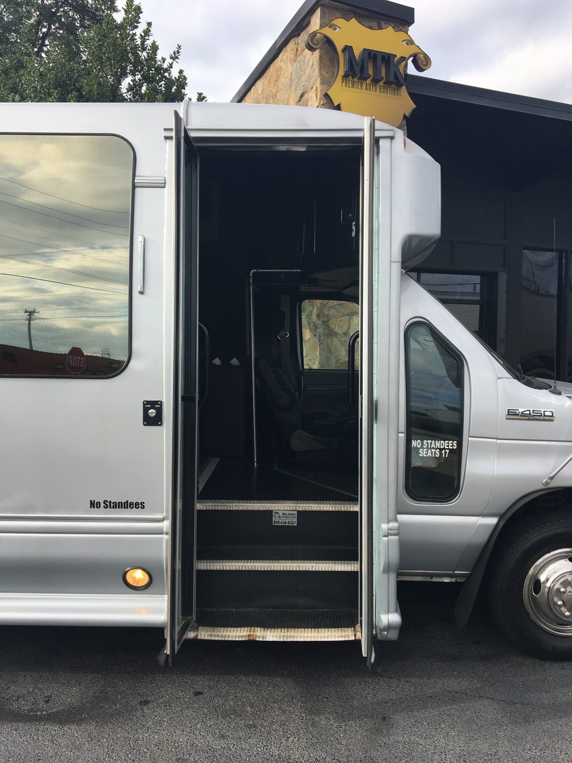 Limo Bus for Sale in Richmond, VA - Photo 11