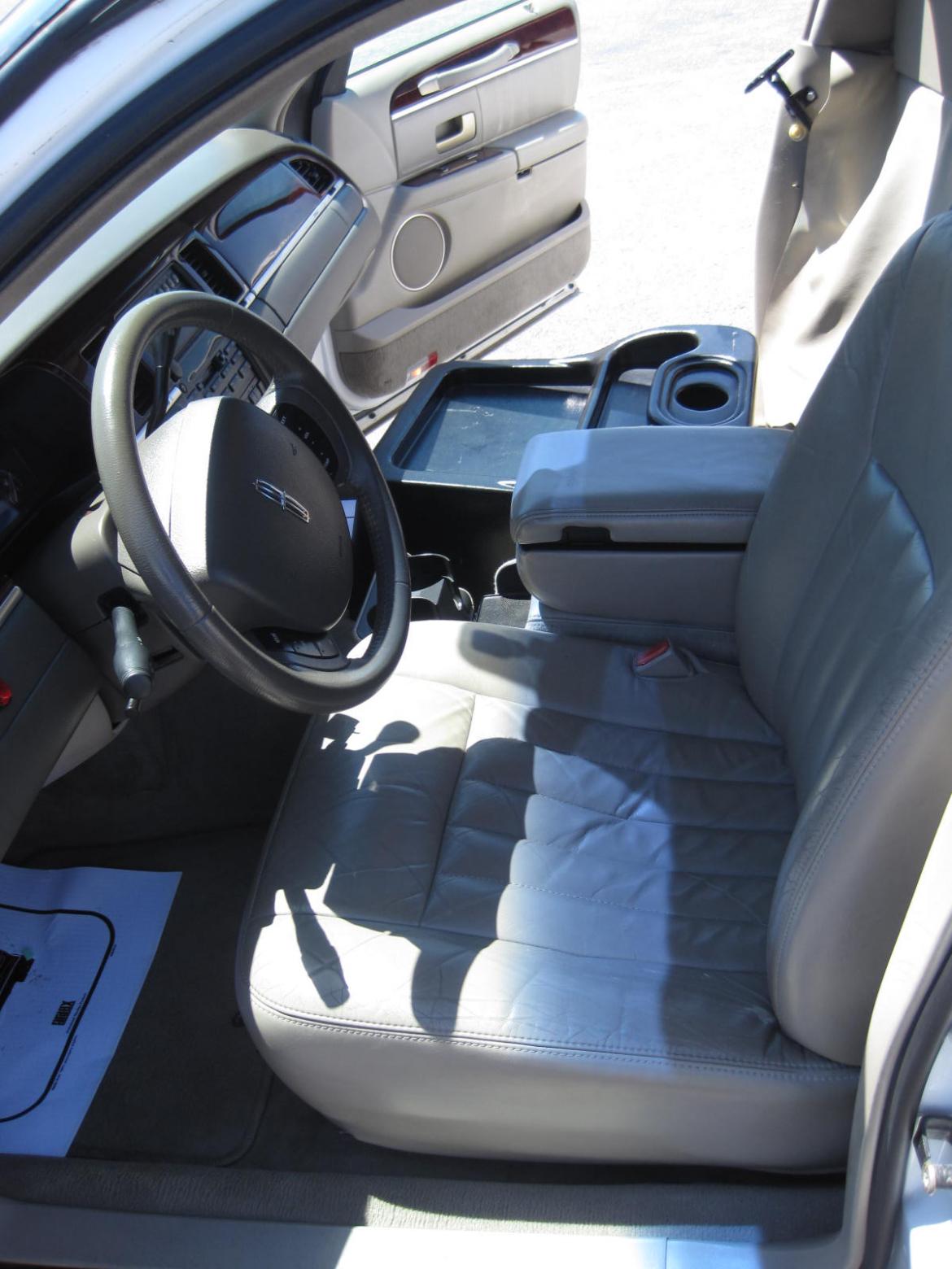 Photo of Limousine for sale: 2005 Lincoln Town Car 120" by Executive Coach Builders