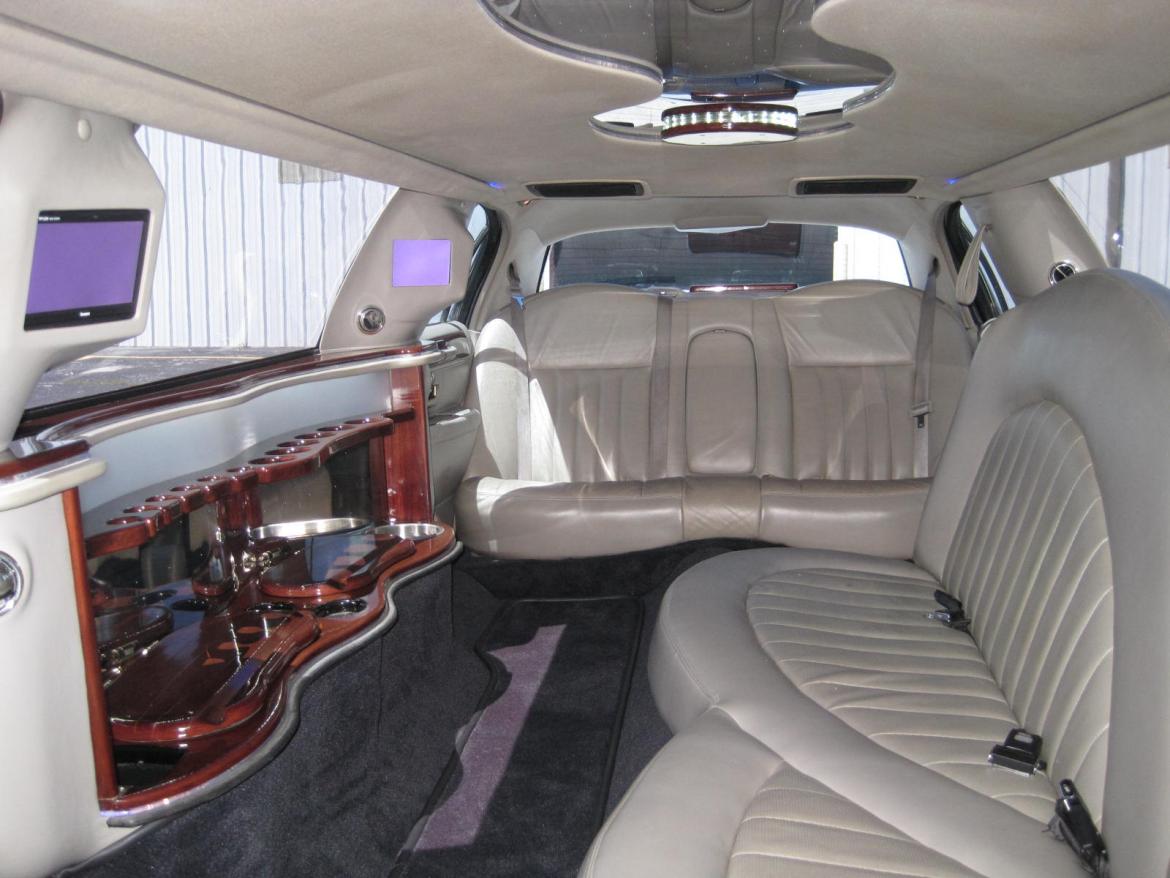 Photo of Limousine for sale: 2005 Lincoln Town Car 120" by Executive Coach Builders