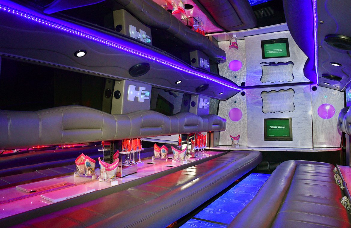 SUV Stretch for Sale in Fontana, CA - Photo 10