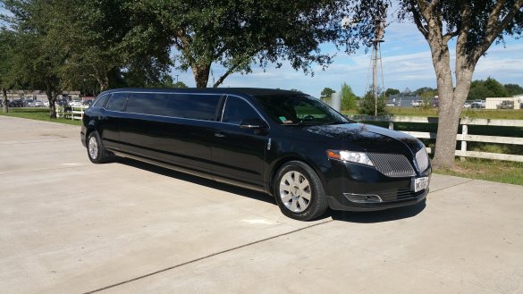 2014 Lincoln MKT Limousine for Sale in Houston, TX - Main Photo