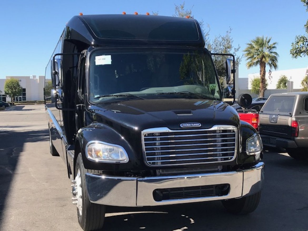 Executive Shuttle for Sale in Riverside, CA - Photo 3