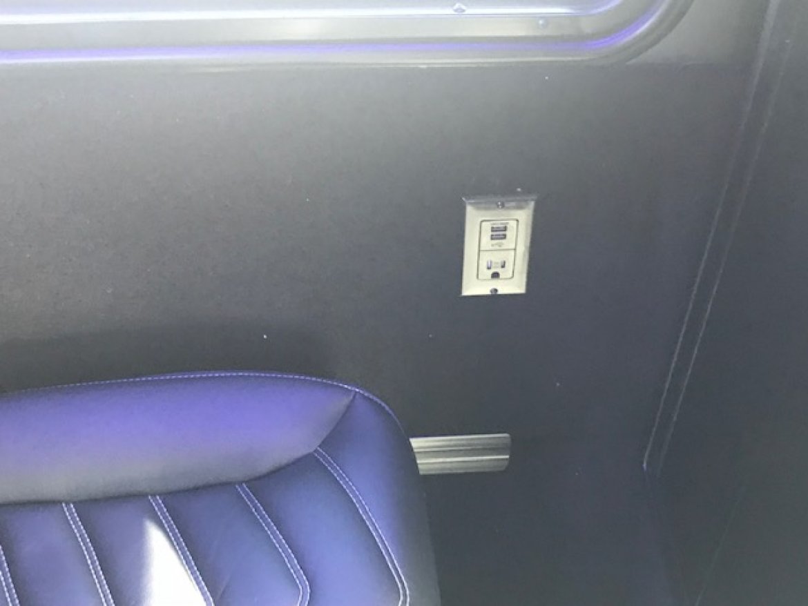 Executive Shuttle for Sale in Riverside, CA - Photo 10