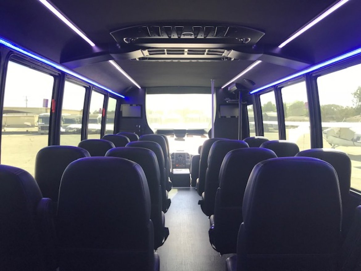 Executive Shuttle for Sale in Riverside, CA - Photo 19