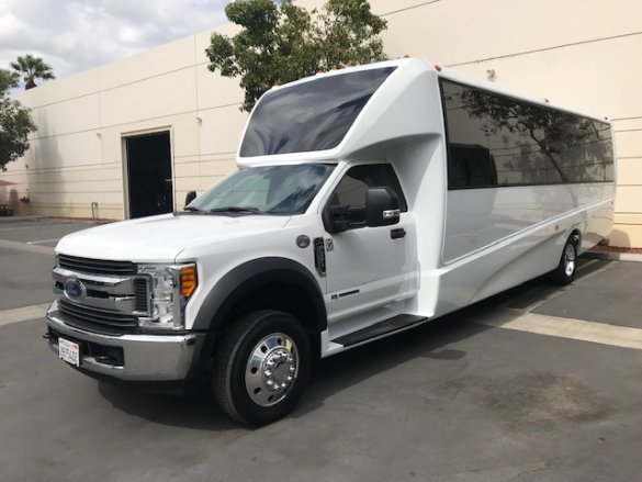2017 Ford F550 Executive Shuttle for Sale in Riverside, CA - Photo 3