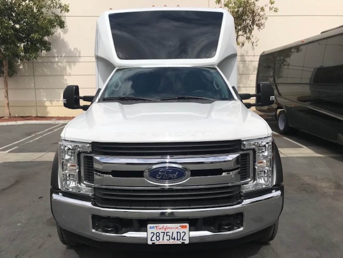 Executive Shuttle for Sale in Riverside, CA - Photo 4