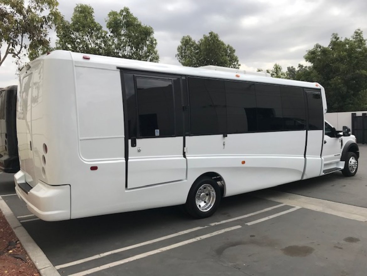Executive Shuttle for Sale in Riverside, CA - Photo 7
