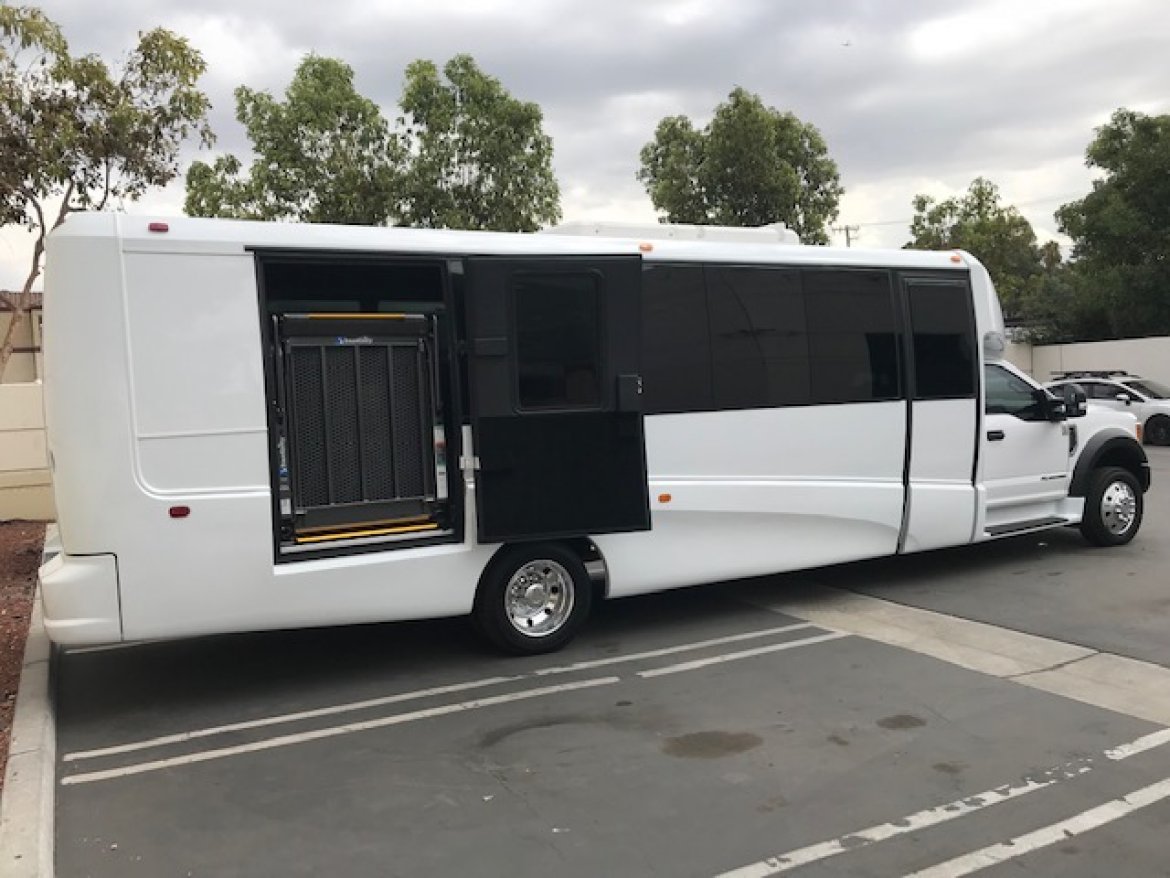 Executive Shuttle for Sale in Riverside, CA - Photo 11