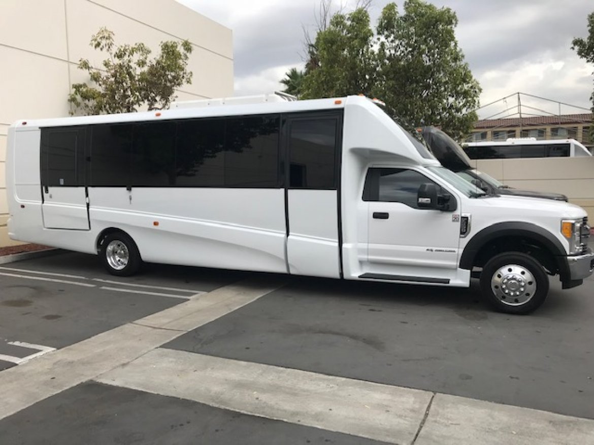 Executive Shuttle for Sale in Riverside, CA - Photo 9