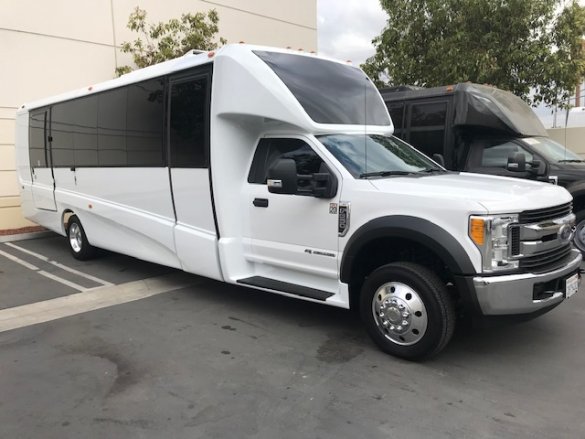 2017 Ford F550 Executive Shuttle for Sale in Riverside, CA - Photo 2