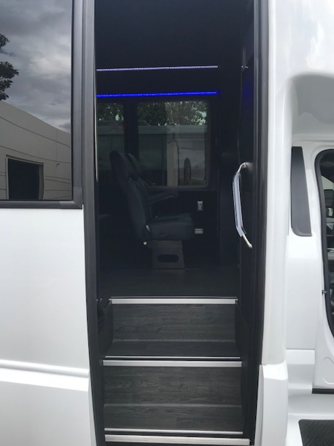 Executive Shuttle for Sale in Riverside, CA - Photo 25