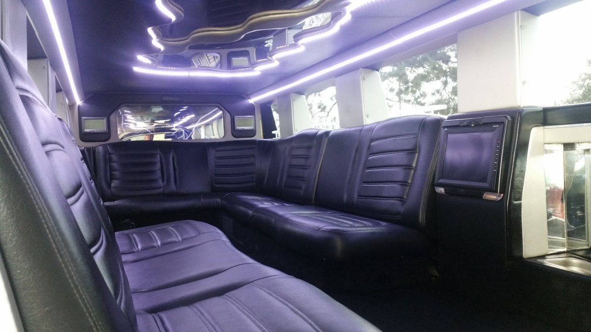 SUV Stretch for Sale in Houston, TX - Photo 16