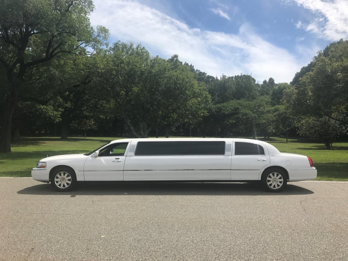 Limousine for Sale in Garwood, NJ - Photo 2