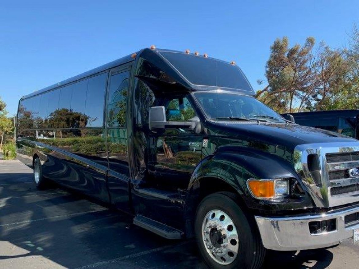 Executive Shuttle for sale: 2013 Ford F650 by Grech Motors