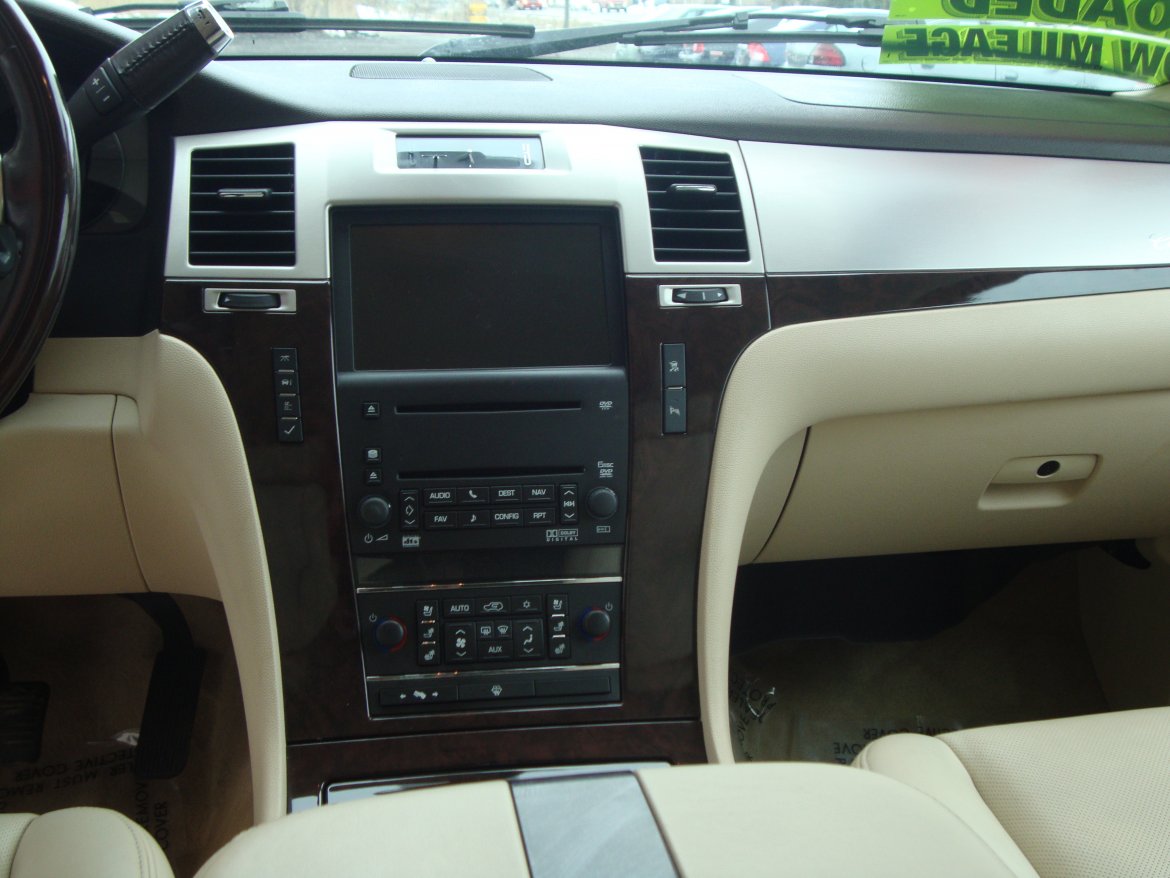CEO SUV Mobile Office for Sale in LOCKPORT, NY - Photo 23