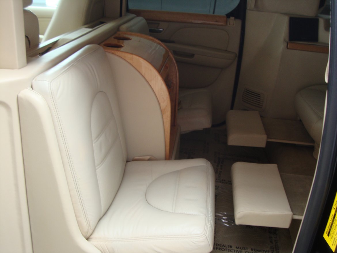 CEO SUV Mobile Office for Sale in LOCKPORT, NY - Photo 24