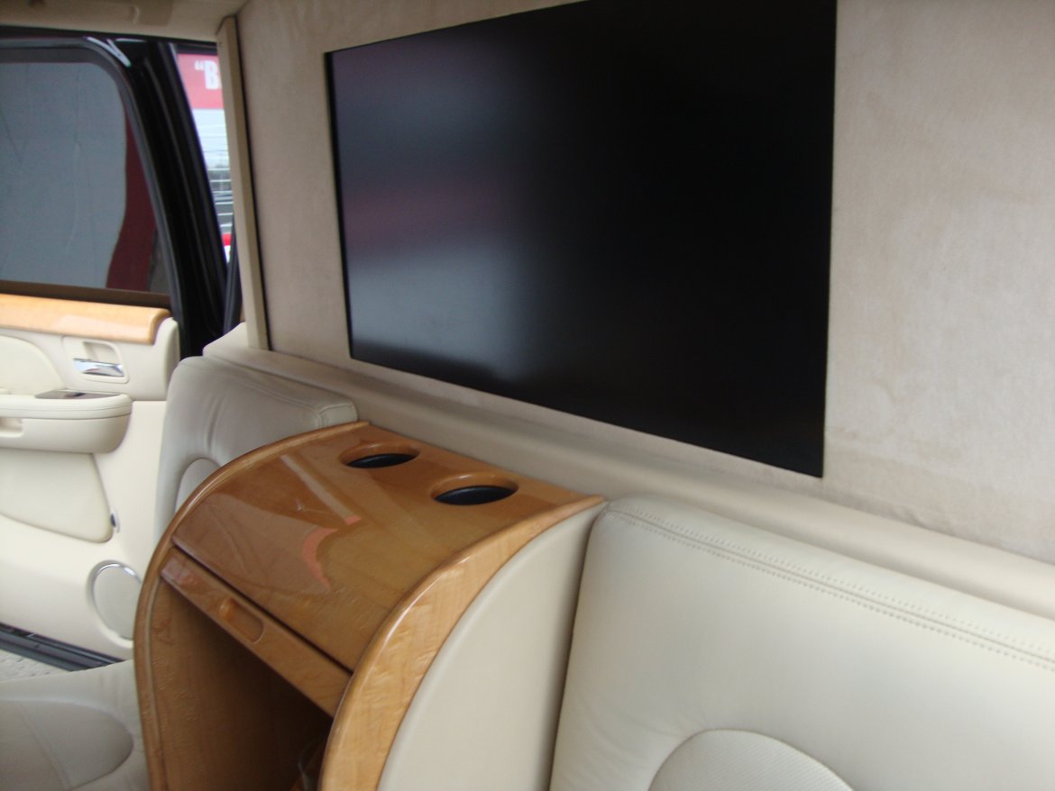 CEO SUV Mobile Office for Sale in LOCKPORT, NY - Photo 35