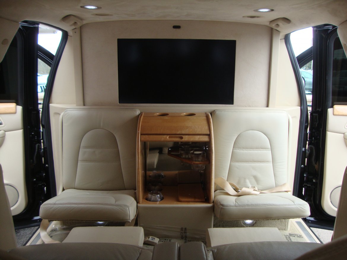 CEO SUV Mobile Office for Sale in LOCKPORT, NY - Photo 36