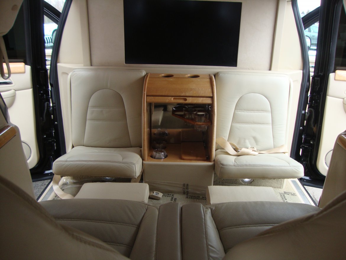 CEO SUV Mobile Office for Sale in LOCKPORT, NY - Photo 37