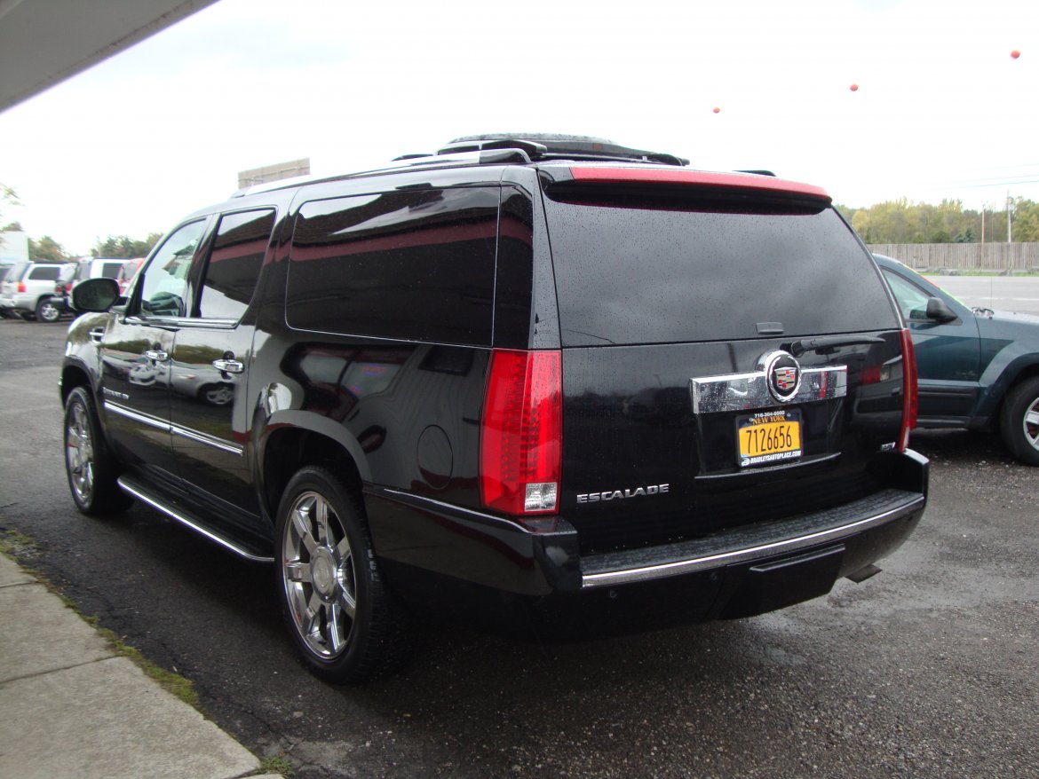 CEO SUV Mobile Office for Sale in LOCKPORT, NY - Photo 9
