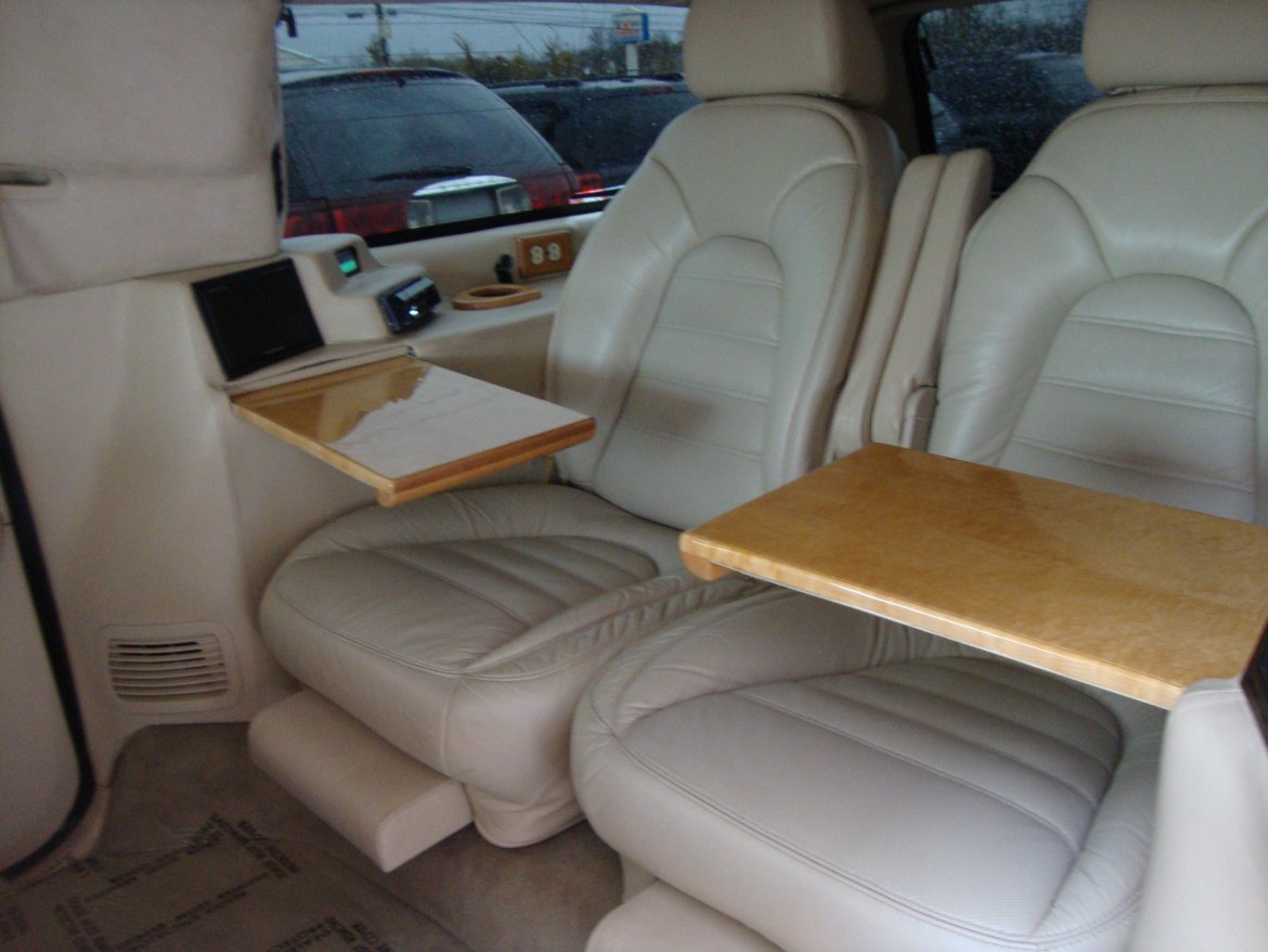 CEO SUV Mobile Office for Sale in LOCKPORT, NY - Photo 42