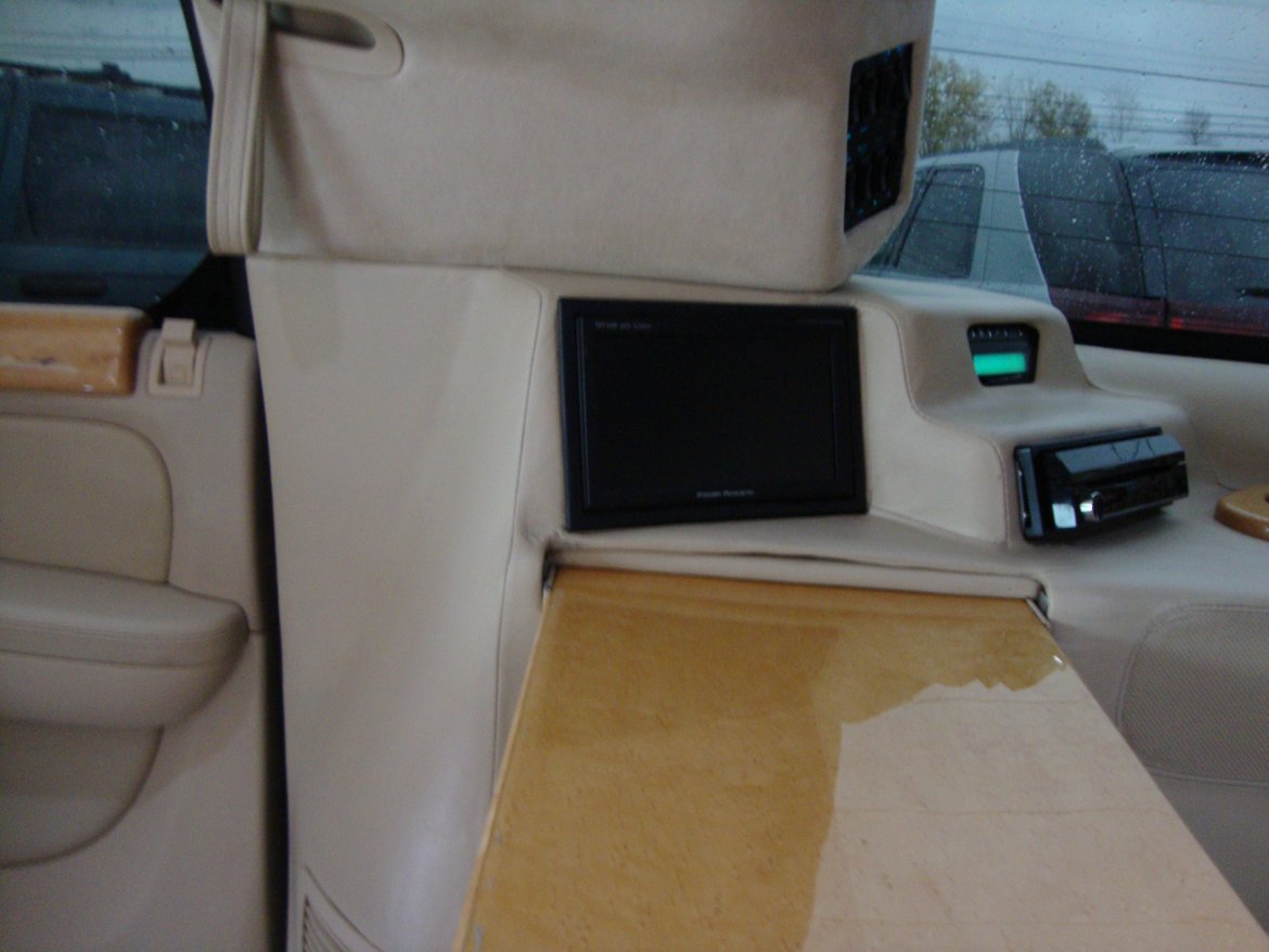 CEO SUV Mobile Office for Sale in LOCKPORT, NY - Photo 45