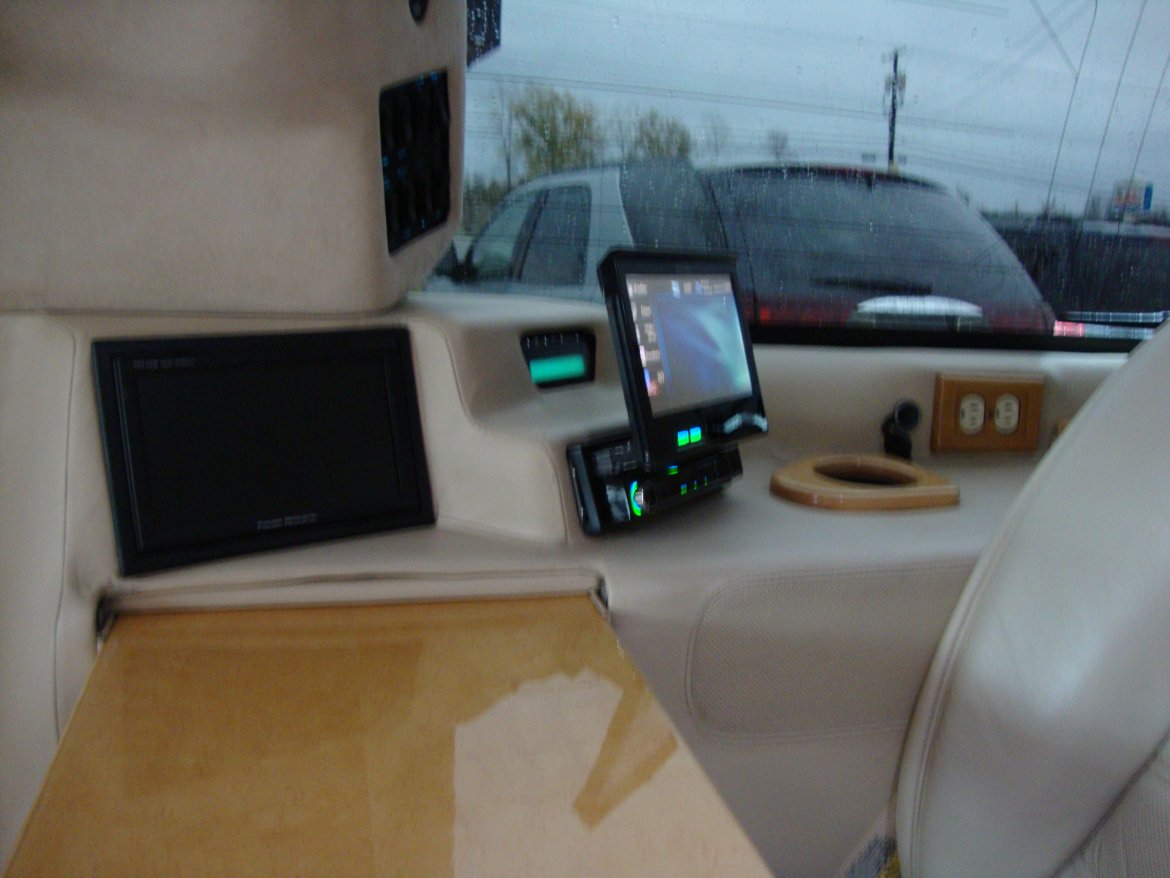 CEO SUV Mobile Office for Sale in LOCKPORT, NY - Photo 46