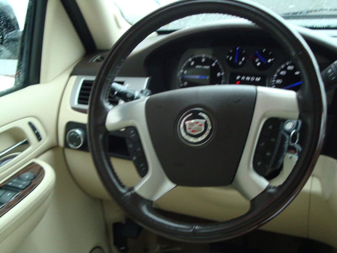 CEO SUV Mobile Office for Sale in LOCKPORT, NY - Photo 21