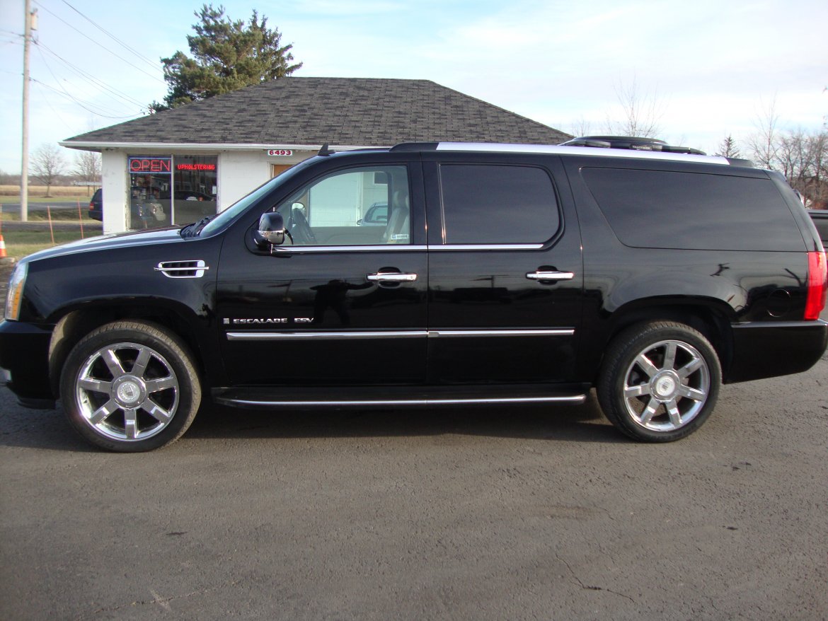 CEO SUV Mobile Office for Sale in LOCKPORT, NY - Photo 11