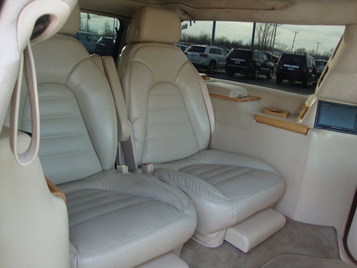 CEO SUV Mobile Office for Sale in LOCKPORT, NY - Photo 52