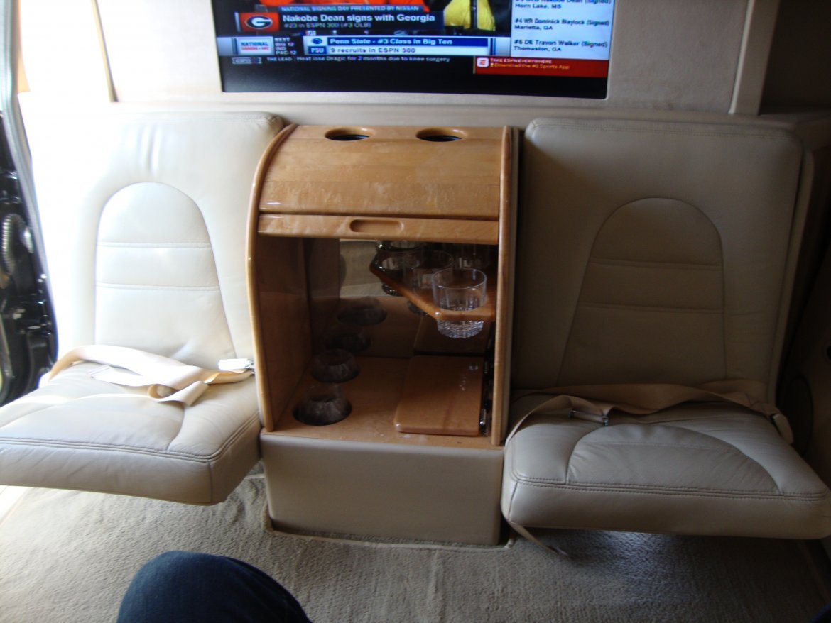 CEO SUV Mobile Office for Sale in LOCKPORT, NY - Photo 61