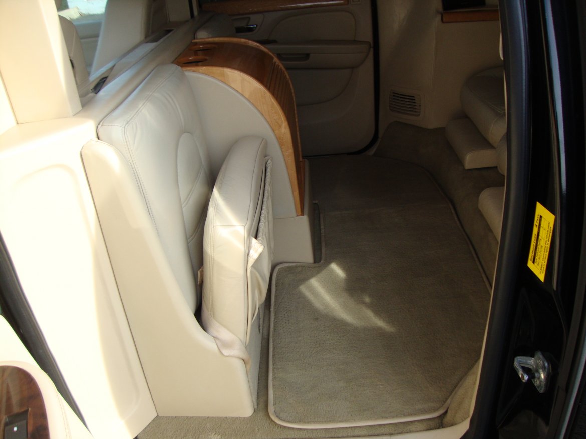 CEO SUV Mobile Office for Sale in LOCKPORT, NY - Photo 33