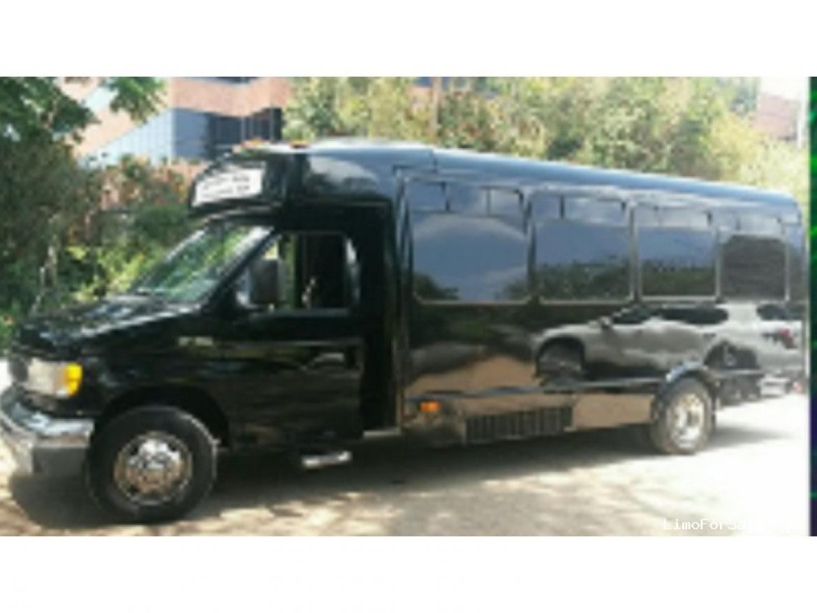 Limo Bus for sale: 1999 Ford E-350 26&quot; by Designs by Oscar