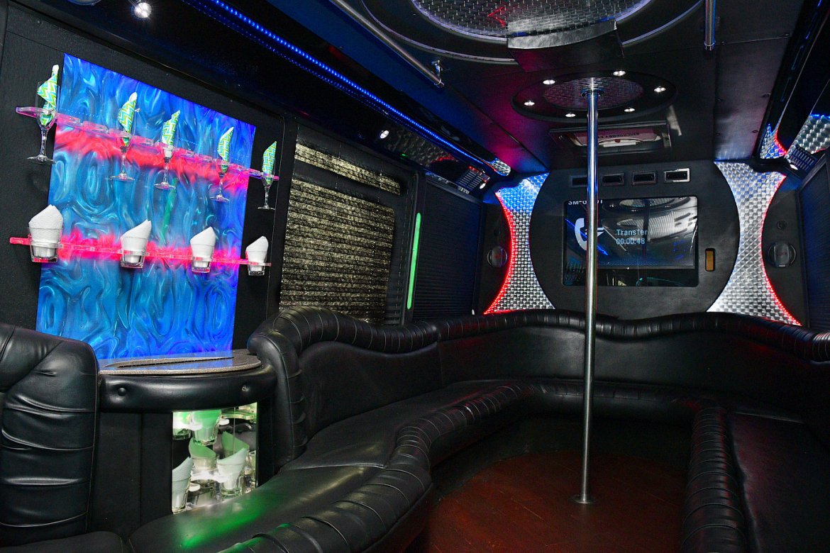 Limo Bus for Sale in Fontana, CA - Photo 12