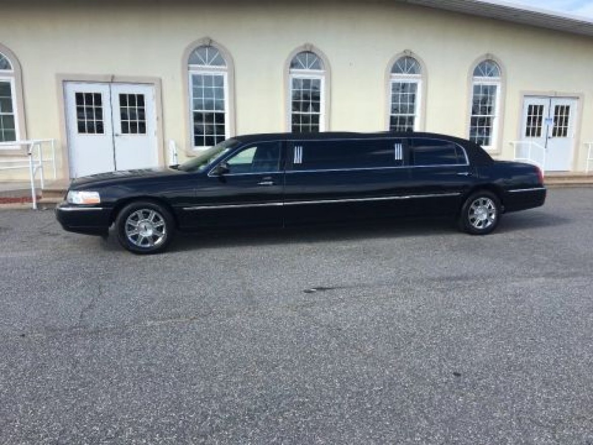 Limousine for sale: 2007 Lincoln Town Car 72&quot; by Krystal