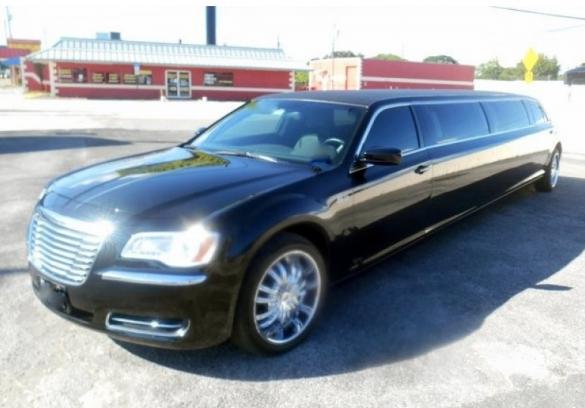 2013 Executive Coach Builders  Chrysler  300 Limousine